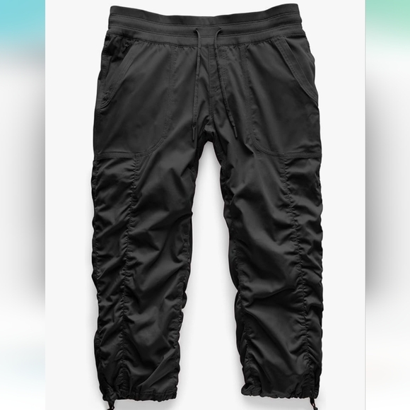 NWOT! TNF Aphrodite 2.0 Capris - S - Picture 2 of 8
